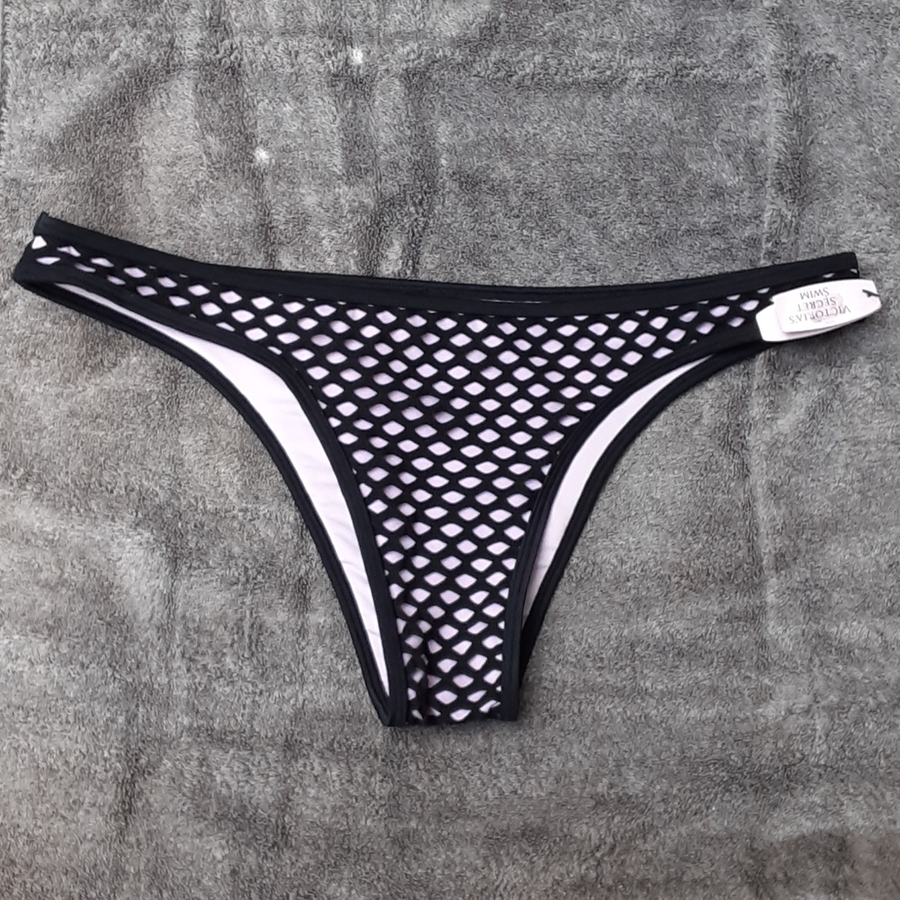 Victoria's Secret bikini bottom (L)